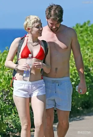 Miley Cyrus OnlyFans Leaked Free Thumbnail Picture - #TMYhp6xVR9