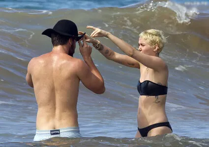 Miley Cyrus OnlyFans Leaked Free Thumbnail Picture - #TxnwJlwBbb