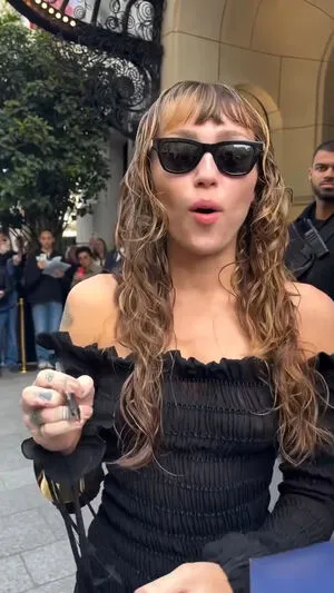Miley Cyrus OnlyFans Leaked Free Thumbnail Picture - #Tz14lMAtNX