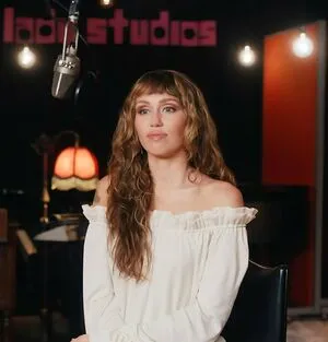 Miley Cyrus OnlyFans Leaked Free Thumbnail Picture - #U5qUqSax7z