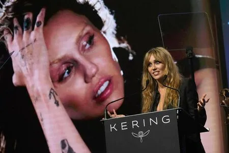 Miley Cyrus OnlyFans Leaked Free Thumbnail Picture - #UPyLCKLXV9