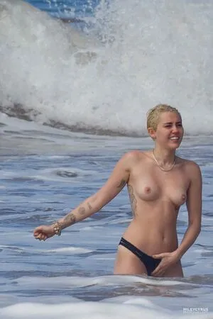 Miley Cyrus OnlyFans Leaked Free Thumbnail Picture - #URKv7lPsXQ