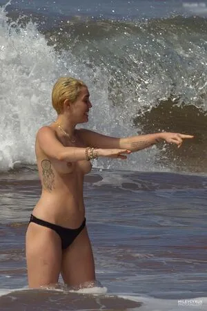 Miley Cyrus OnlyFans Leaked Free Thumbnail Picture - #UqnFpWJuGa