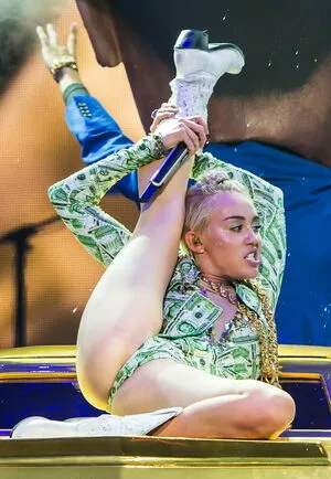 Miley Cyrus OnlyFans Leaked Free Thumbnail Picture - #UylTjX52mu