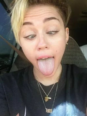 Miley Cyrus OnlyFans Leaked Free Thumbnail Picture - #W1NkzBJ4OD