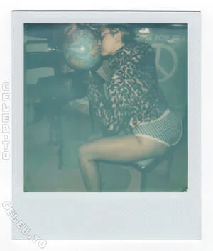 Miley Cyrus OnlyFans Leaked Free Thumbnail Picture - #WJlN9sunwA
