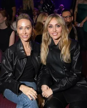 Miley Cyrus OnlyFans Leaked Free Thumbnail Picture - #WN9qzWGAaM