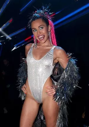 Miley Cyrus OnlyFans Leaked Free Thumbnail Picture - #YT9qCmvECs