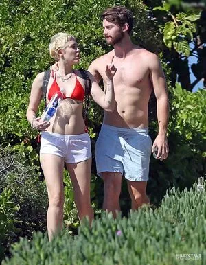 Miley Cyrus OnlyFans Leaked Free Thumbnail Picture - #YsaPpRkNwV