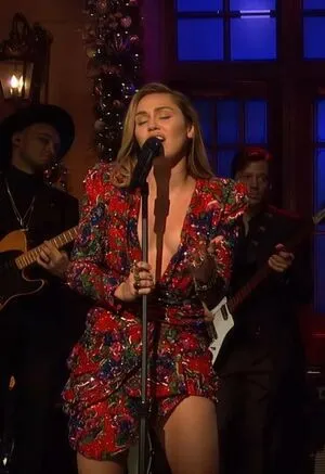 Miley Cyrus OnlyFans Leaked Free Thumbnail Picture - #Z2HNsbEwFZ