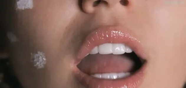 Miley Cyrus OnlyFans Leaked Free Thumbnail Picture - #Z5D703miyF