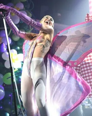 Miley Cyrus OnlyFans Leaked Free Thumbnail Picture - #ZAMFBbIHMb