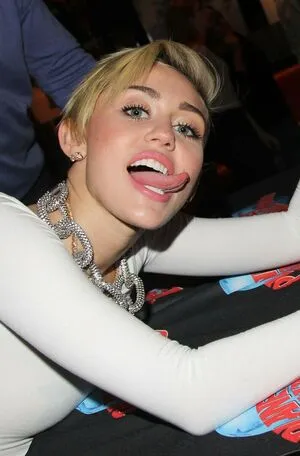 Miley Cyrus OnlyFans Leaked Free Thumbnail Picture - #aDbj13Yr2i