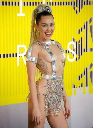 Miley Cyrus OnlyFans Leaked Free Thumbnail Picture - #ace5NNqePS