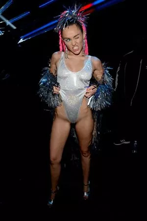 Miley Cyrus OnlyFans Leaked Free Thumbnail Picture - #bKhnj9shEe