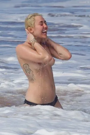Miley Cyrus OnlyFans Leaked Free Thumbnail Picture - #bYQN9g6khT