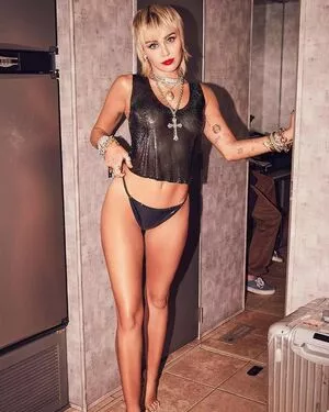 Miley Cyrus OnlyFans Leaked Free Thumbnail Picture - #bctIenisyj