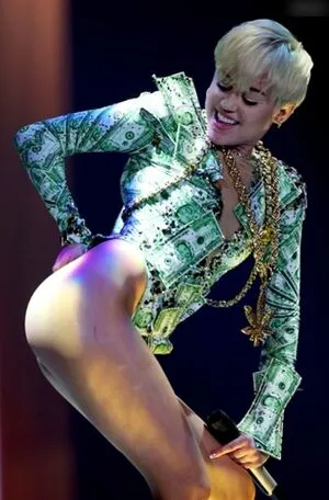 Miley Cyrus OnlyFans Leaked Free Thumbnail Picture - #bizkXErEEv