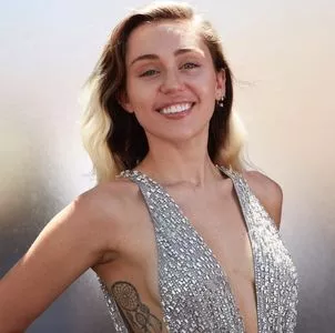 Miley Cyrus OnlyFans Leaked Free Thumbnail Picture - #btySFHVxq9