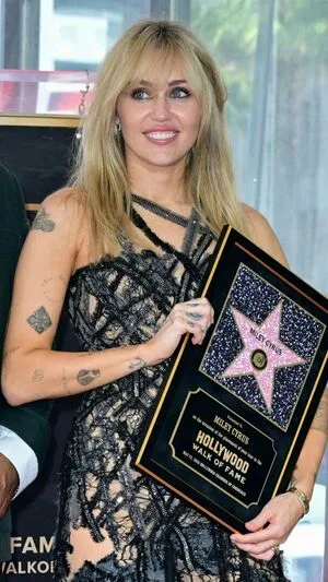 Miley Cyrus OnlyFans Leaked Free Thumbnail Picture - #c5VjXuZ6tk