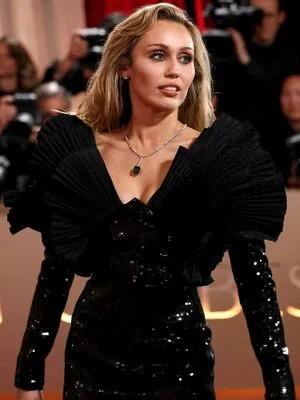 Miley Cyrus OnlyFans Leaked Free Thumbnail Picture - #cE1uecHK0F