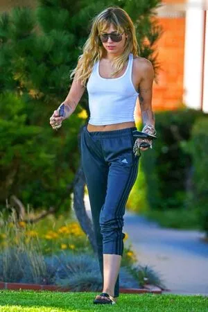 Miley Cyrus OnlyFans Leaked Free Thumbnail Picture - #cEct5GKsJ1