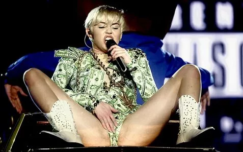 Miley Cyrus OnlyFans Leaked Free Thumbnail Picture - #cHmfuh6fVD