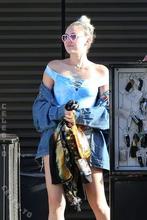 Miley Cyrus OnlyFans Leaked Free Thumbnail Picture - #cRFGwcIByw