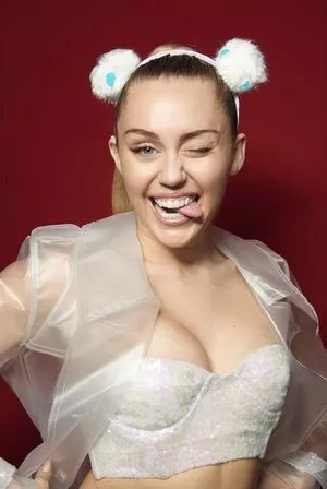 Miley Cyrus OnlyFans Leaked Free Thumbnail Picture - #cbCvoaixmY