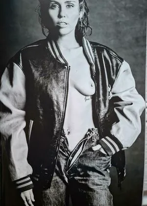 Miley Cyrus OnlyFans Leaked Free Thumbnail Picture - #d40sO8aD5I