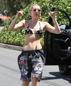 Miley Cyrus OnlyFans Leaked Free Thumbnail Picture - #d6wE3Hkl8L