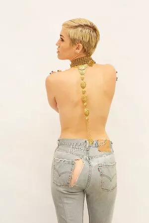 Miley Cyrus OnlyFans Leaked Free Thumbnail Picture - #dG4QqOIHIP