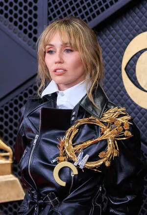 Miley Cyrus OnlyFans Leaked Free Thumbnail Picture - #deadobJlvH