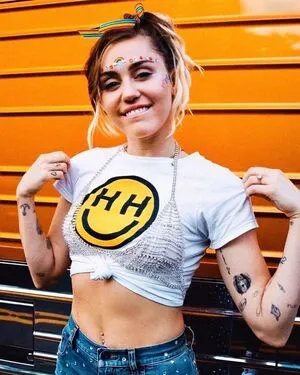 Miley Cyrus OnlyFans Leaked Free Thumbnail Picture - #dm0zTmGOoV