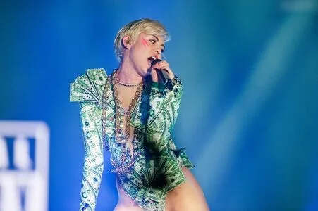 Miley Cyrus OnlyFans Leaked Free Thumbnail Picture - #doXrgZ8HqO