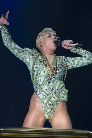 Miley Cyrus OnlyFans Leaked Free Thumbnail Picture - #dqDqgoA3iC