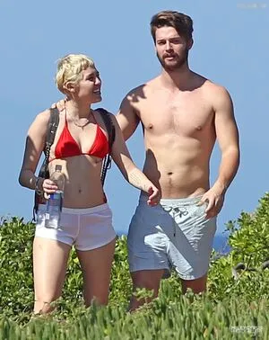 Miley Cyrus OnlyFans Leaked Free Thumbnail Picture - #dxClGLKoAc