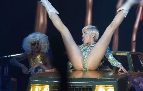 Miley Cyrus OnlyFans Leaked Free Thumbnail Picture - #eX22IqeP2K