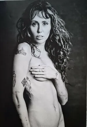 Miley Cyrus OnlyFans Leaked Free Thumbnail Picture - #eZXQH8c9Nc