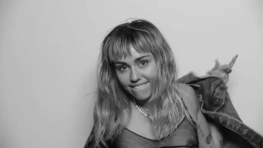 Miley Cyrus OnlyFans Leaked Free Thumbnail Picture - #elAAwLdyoI