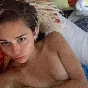 Miley Cyrus OnlyFans Leaked Free Thumbnail Picture - #epCotpyks8