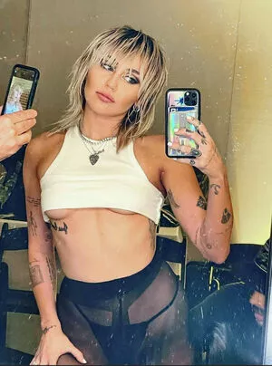 Miley Cyrus OnlyFans Leaked Free Thumbnail Picture - #es8xaAz91B