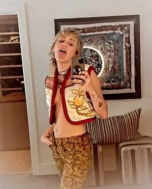 Miley Cyrus OnlyFans Leaked Free Thumbnail Picture - #fppbSkWQhJ