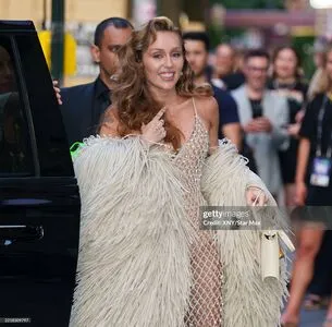 Miley Cyrus OnlyFans Leaked Free Thumbnail Picture - #fv5dmpq46K