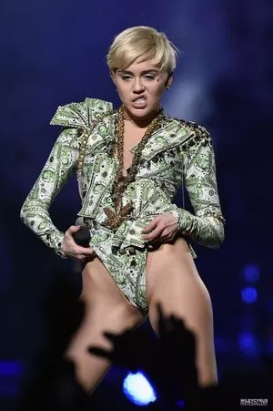 Miley Cyrus OnlyFans Leaked Free Thumbnail Picture - #gf9hPV9o53