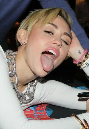 Miley Cyrus OnlyFans Leaked Free Thumbnail Picture - #ghOzKvFLC4