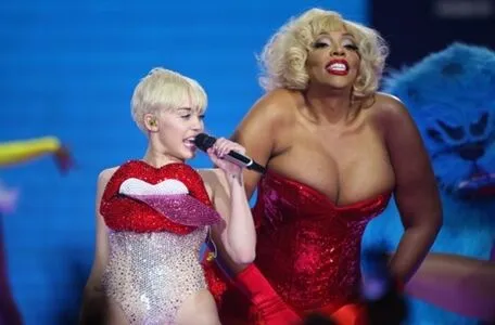 Miley Cyrus OnlyFans Leaked Free Thumbnail Picture - #gxNq1b5ycF