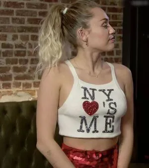 Miley Cyrus OnlyFans Leaked Free Thumbnail Picture - #hdERIHUft9