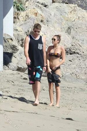 Miley Cyrus OnlyFans Leaked Free Thumbnail Picture - #hl0CJpfXet