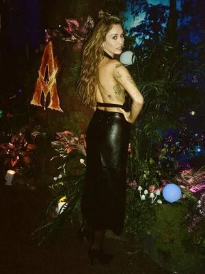 Miley Cyrus OnlyFans Leaked Free Thumbnail Picture - #iDDJnmnRez